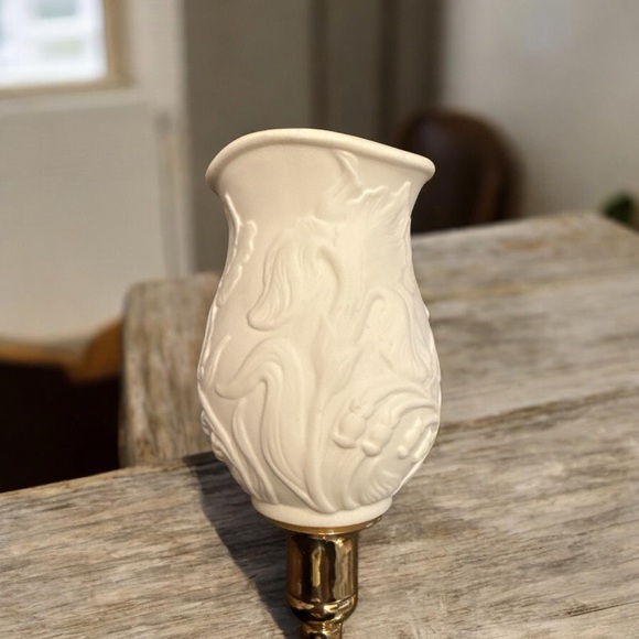 Elegant Cream and Gold Candle Holder Set - Picture 3 of 4